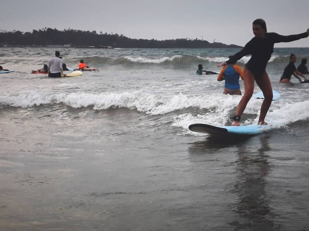 Blue Wave Surf School-瓦勒迦玛必去景点