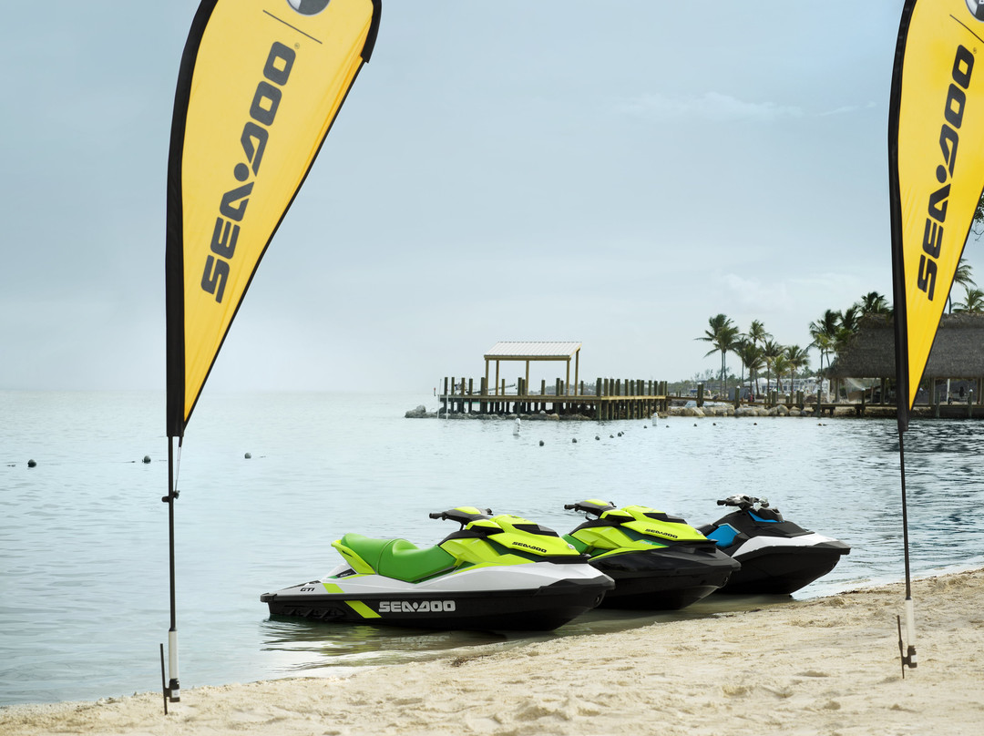 LAKE POWELL BOAT RENTALS-鲍威尔湖必去景点