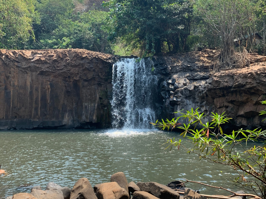Tad Pha Suam Waterfall景点图片