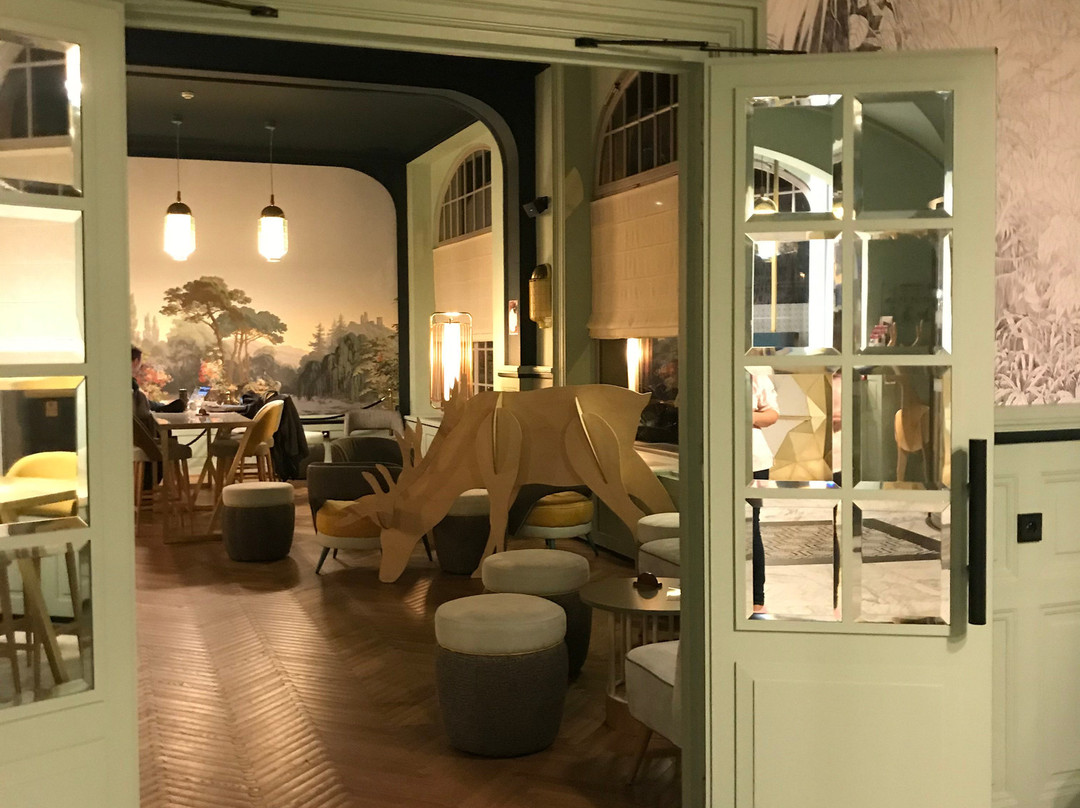 科尔玛布里斯托大酒店主图