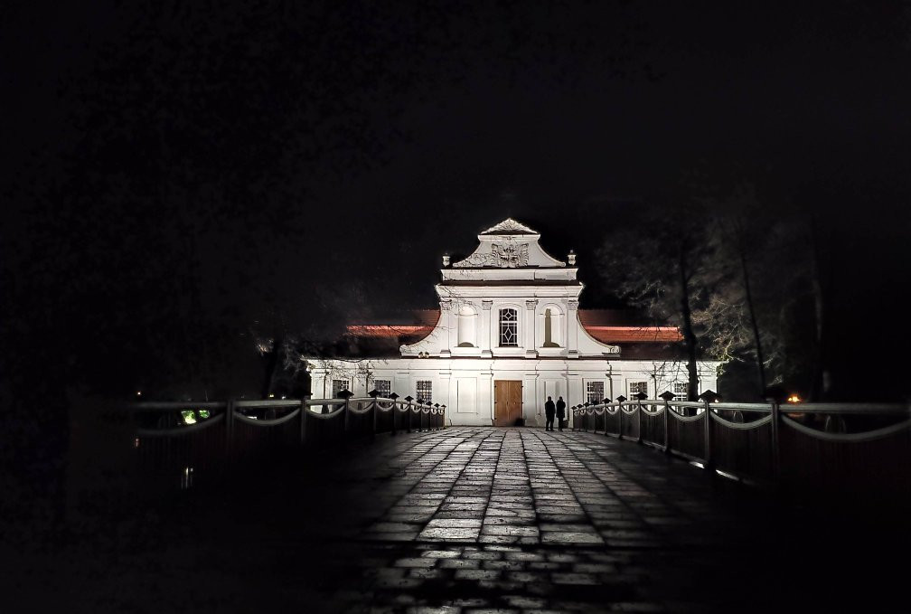 Church on Isle景点图片