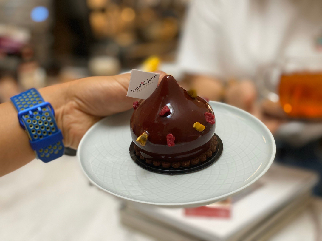 Le Petit Four