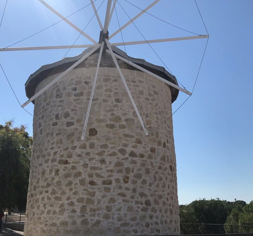 Alacati Yeldeğirmenleri Parki景点图片