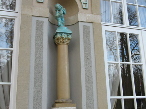 Putti en Facade de l'Orangerie-Mondorf-les-Bains必去景点