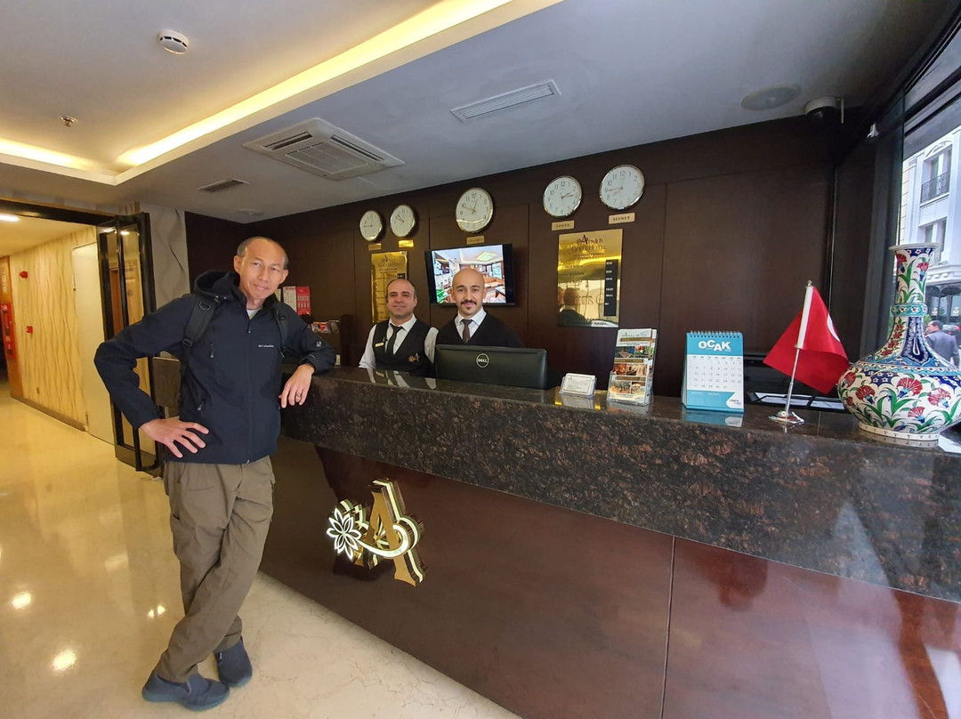 Aprilis Gold Hotel主图