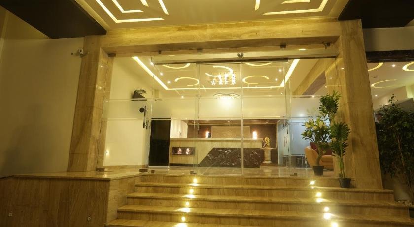 Hotel SRR Grand-浴室