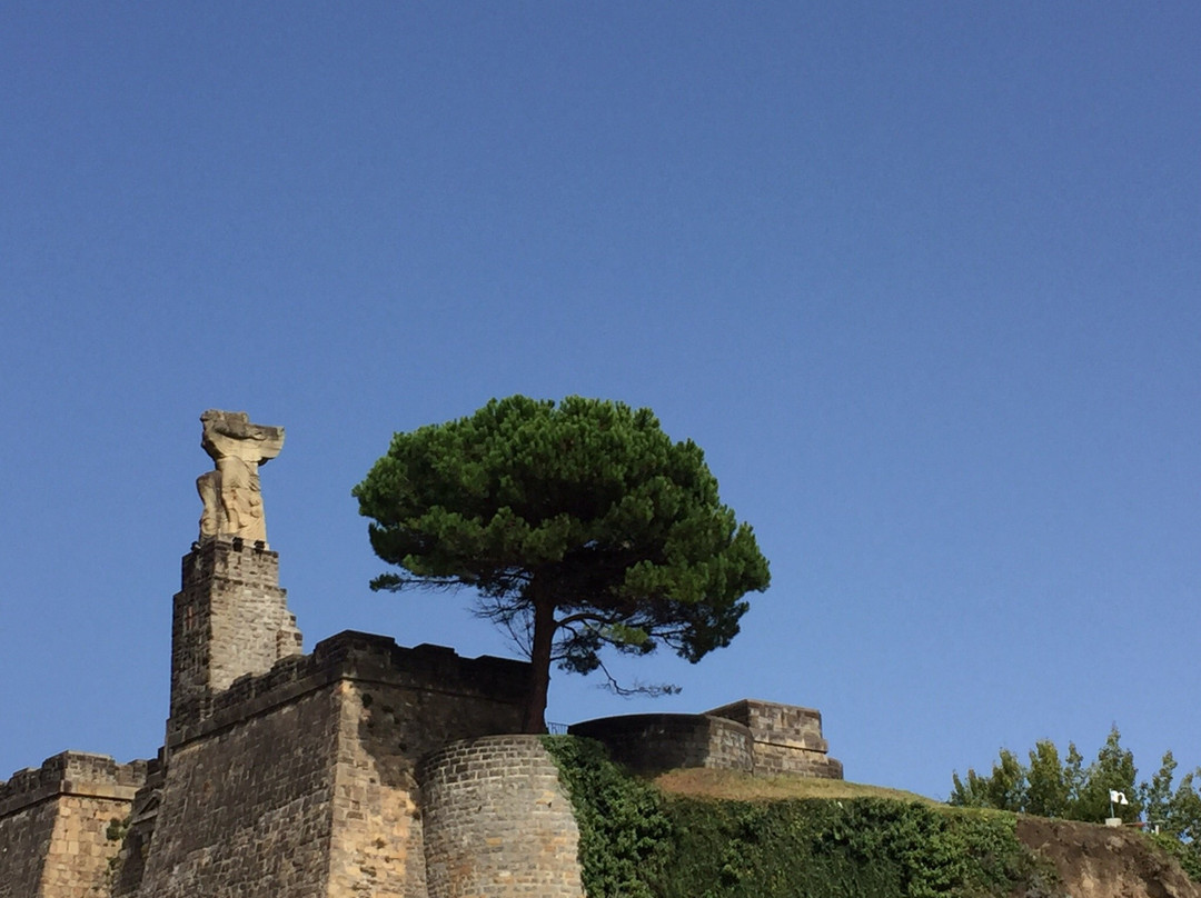 Monumento a Elcano-格塔里亚镇必去景点