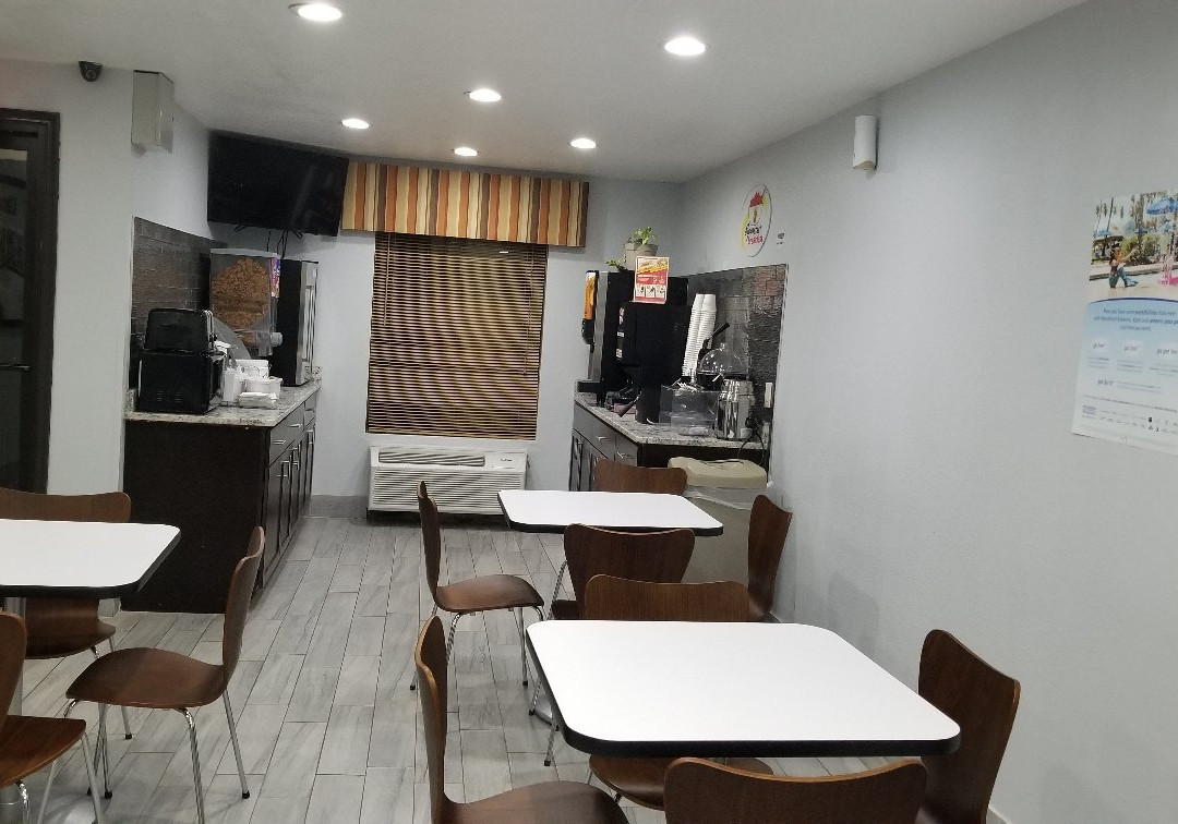 Super 8 by Wyndham Lincoln主图