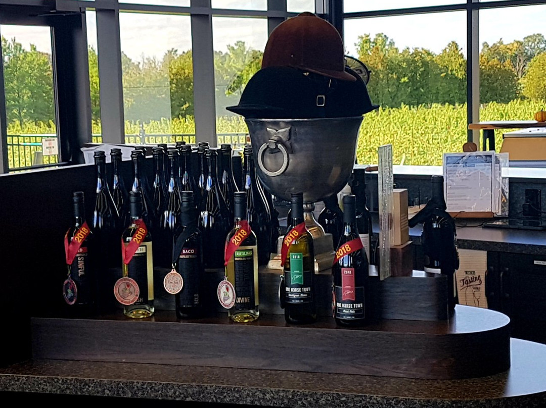Dark Horse Estate Winery景点图片