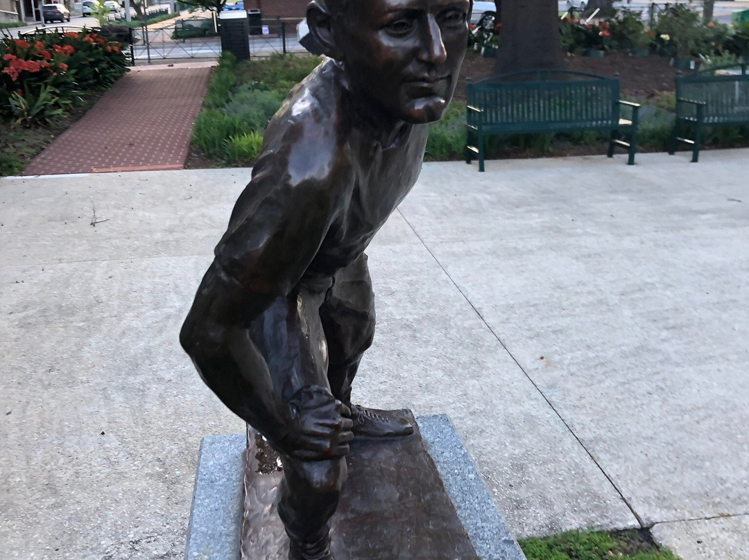 Berwick War Memorial and Plantation-伯威克必去景点