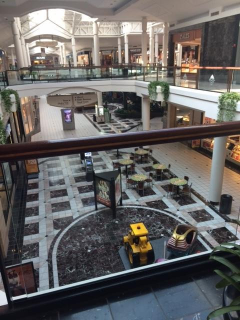 The Mall at Fairfield Commons景点图片