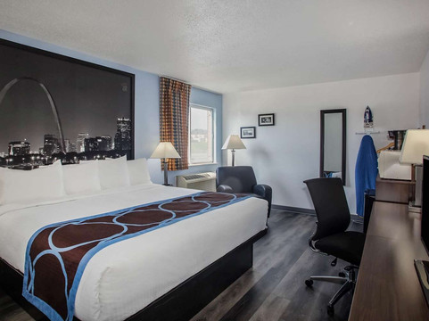 华盛顿温德姆速8酒店主图