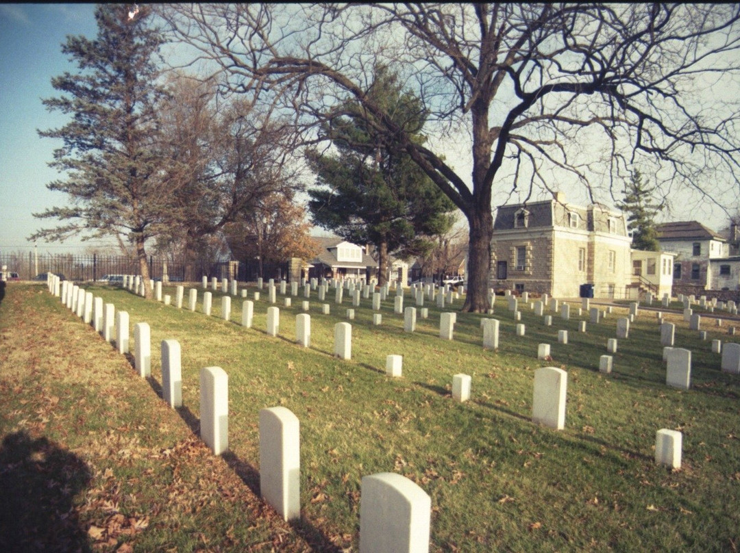 Jefferson City National Cemetery景点图片
