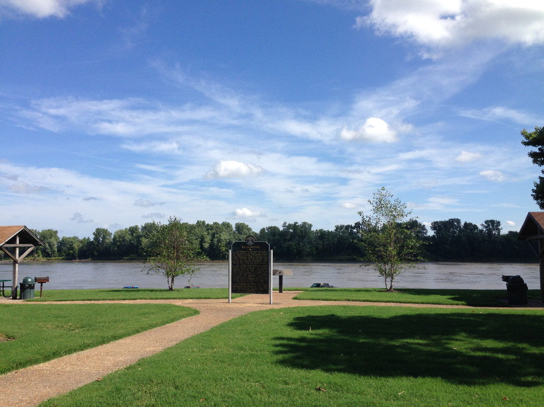 James W. Rennick Riverfront Park景点图片