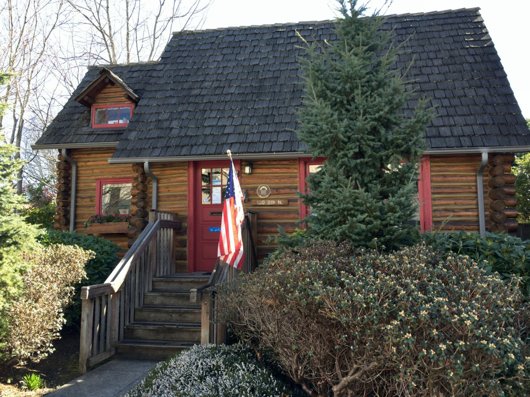 Log Cabin Visitor Information Center景点图片