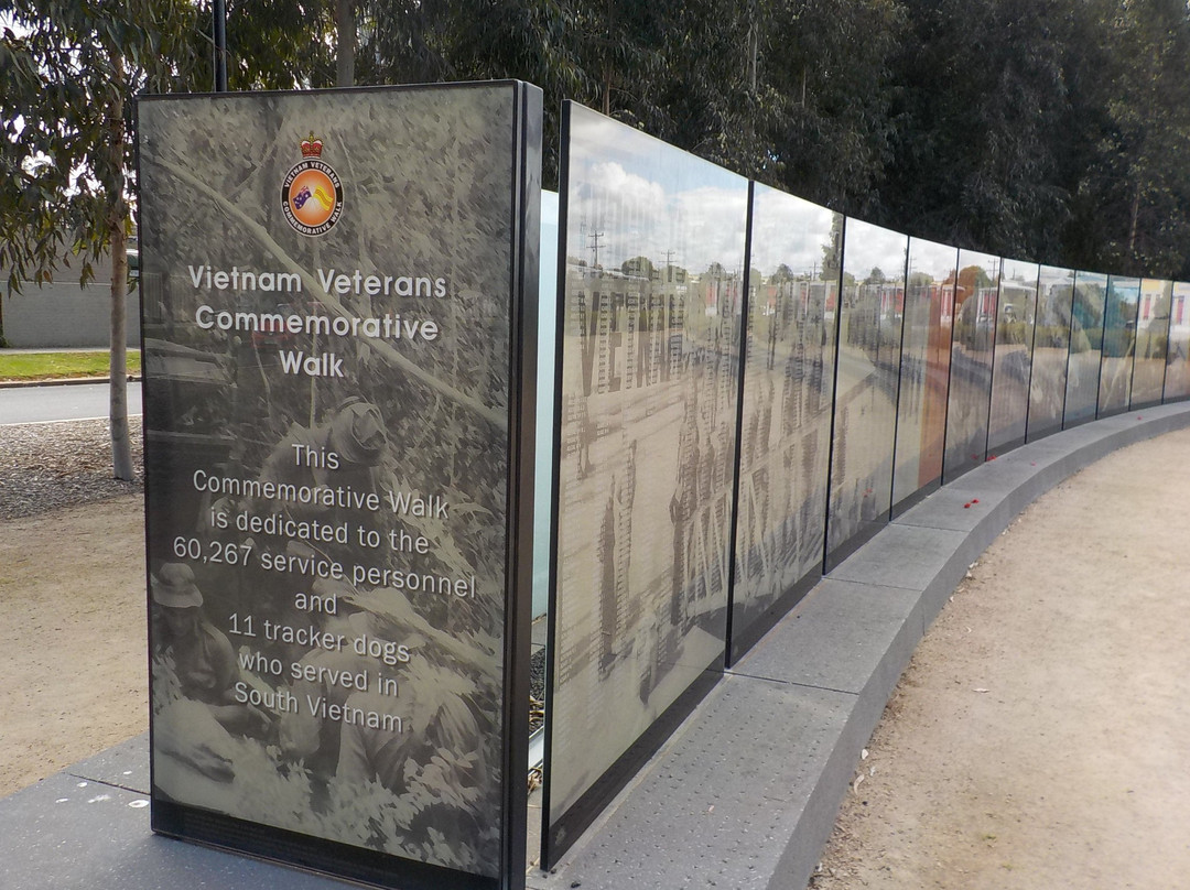 Vietnam Veterans Commemorative Walk景点图片