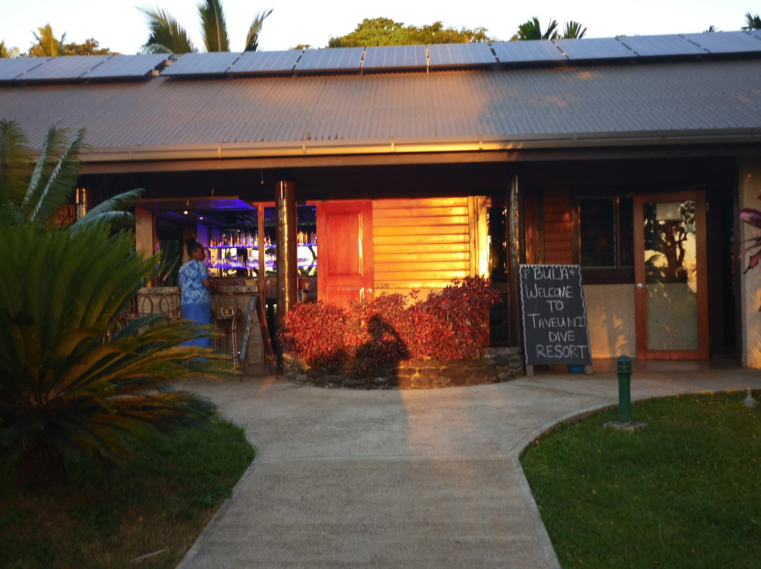 塔妙妮潜水度假酒店主图