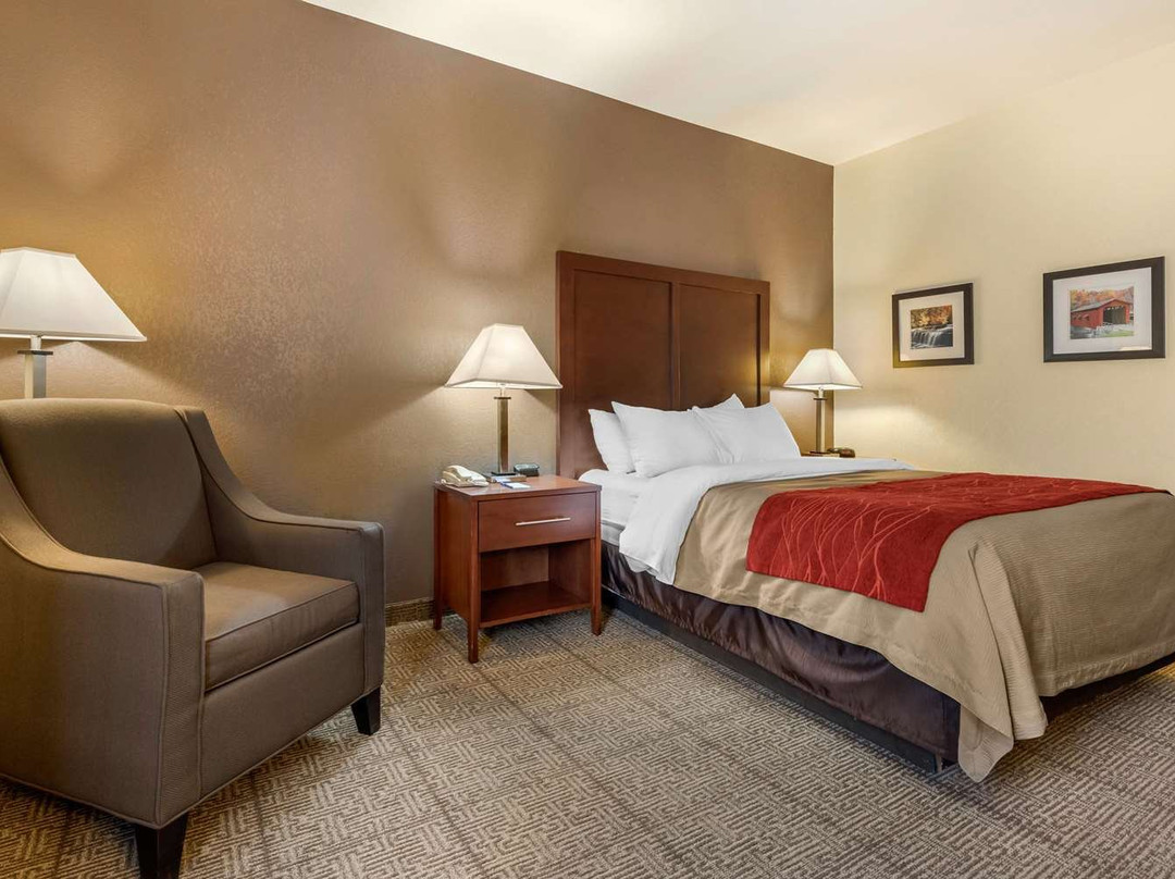 Comfort Inn Warren I-69主图