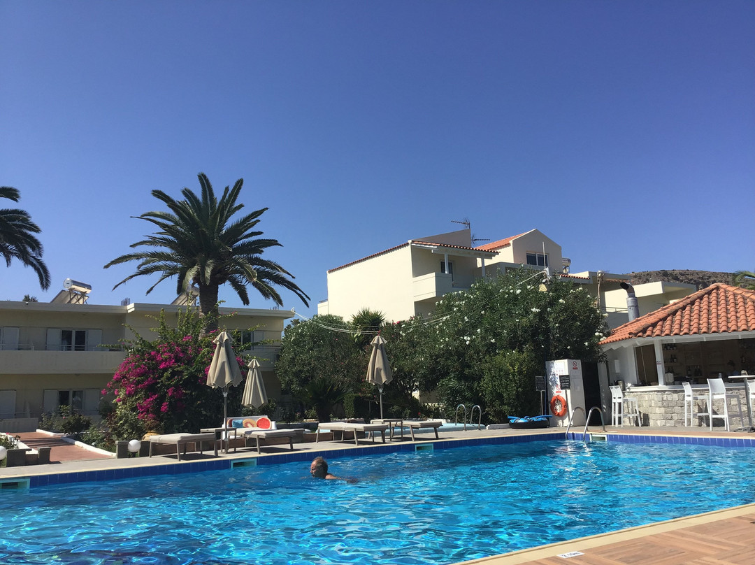 GK Beach Hotel主图