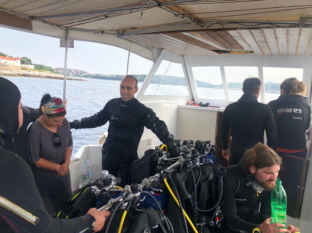 Diving Center Diving Pula-普拉必去景点