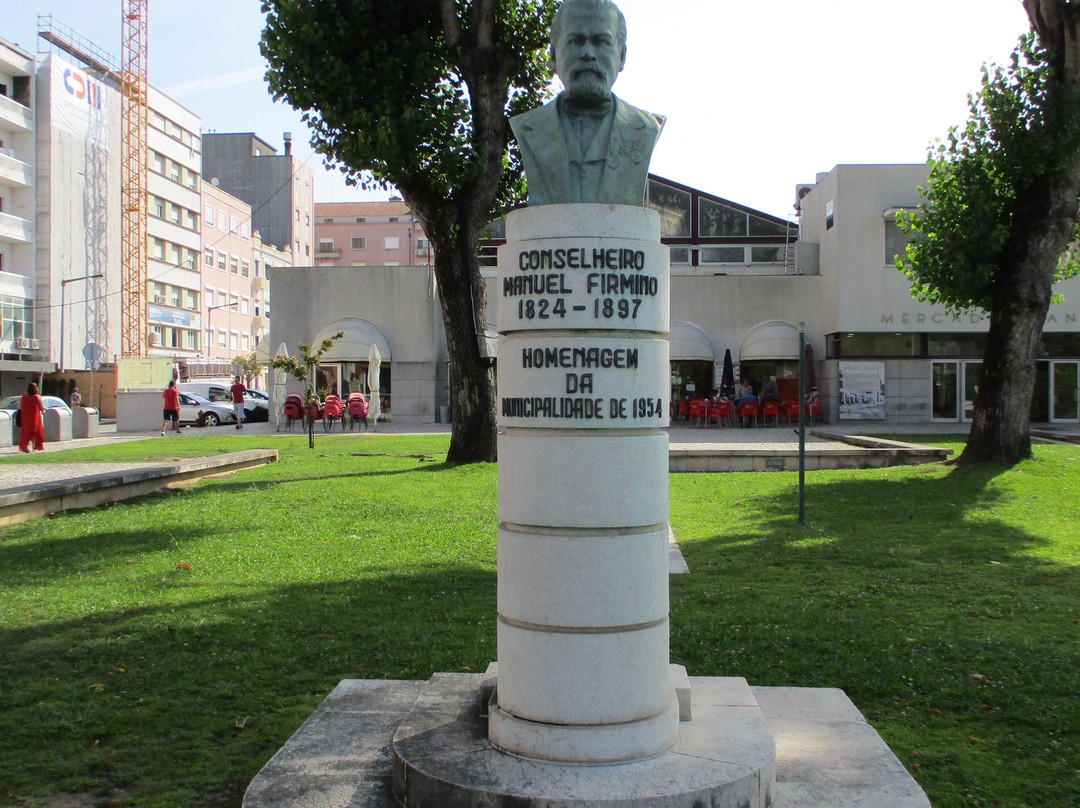 Monumento Busto de Manuel Firmino-阿威罗必去景点