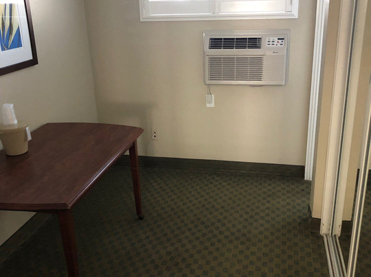 拉阿文尼达旅馆主图