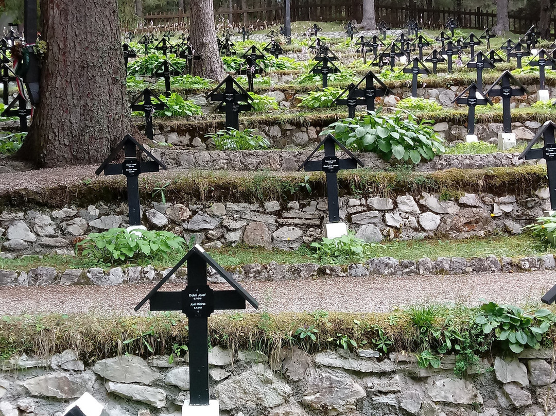 Cimitero Di Guerra Sorgenti景点图片
