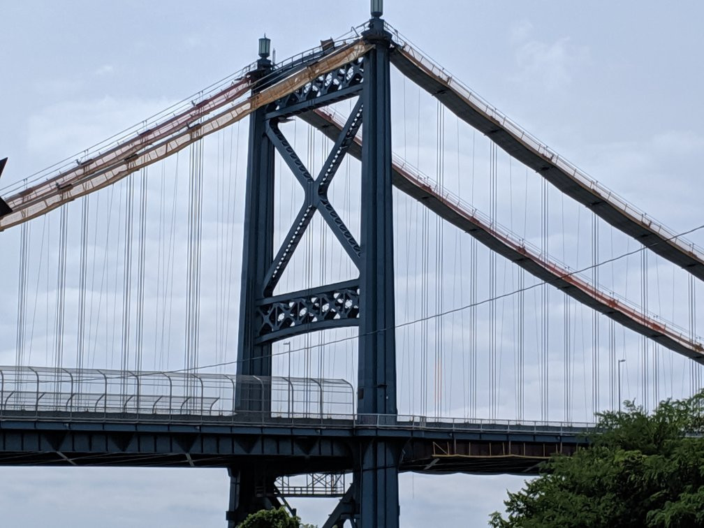 Veteran's Glass City Skyway-托莱多必去景点