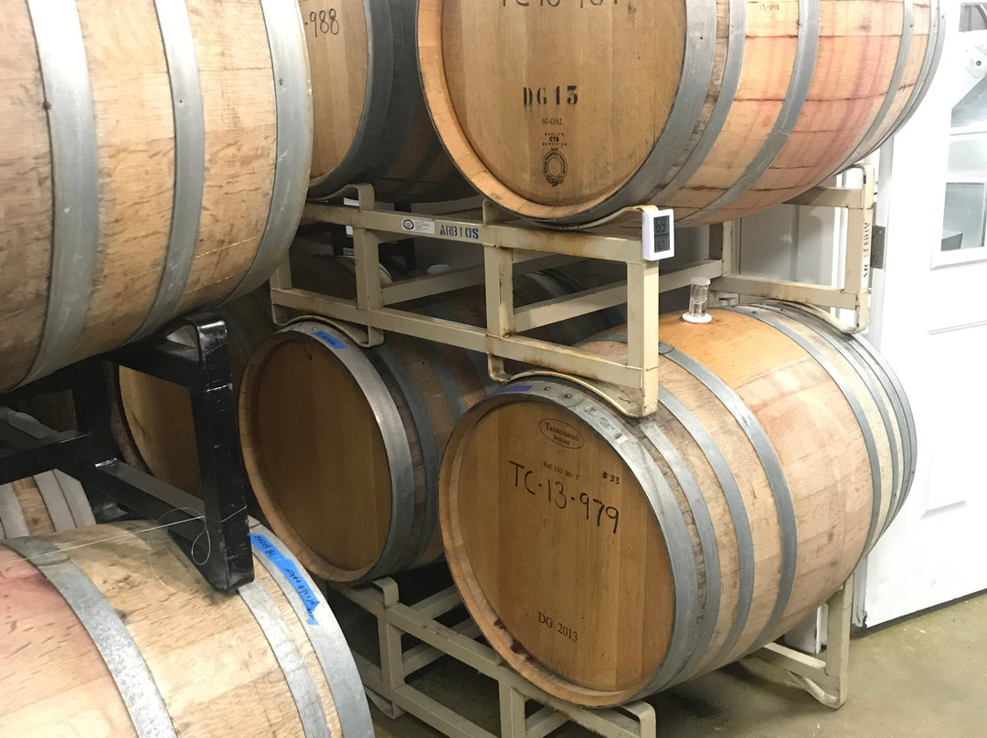 Hermit Woods Winery & Eatery-梅勒迪斯必去景点