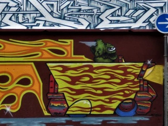 Fresque "Denz express"-圣布里厄必去景点