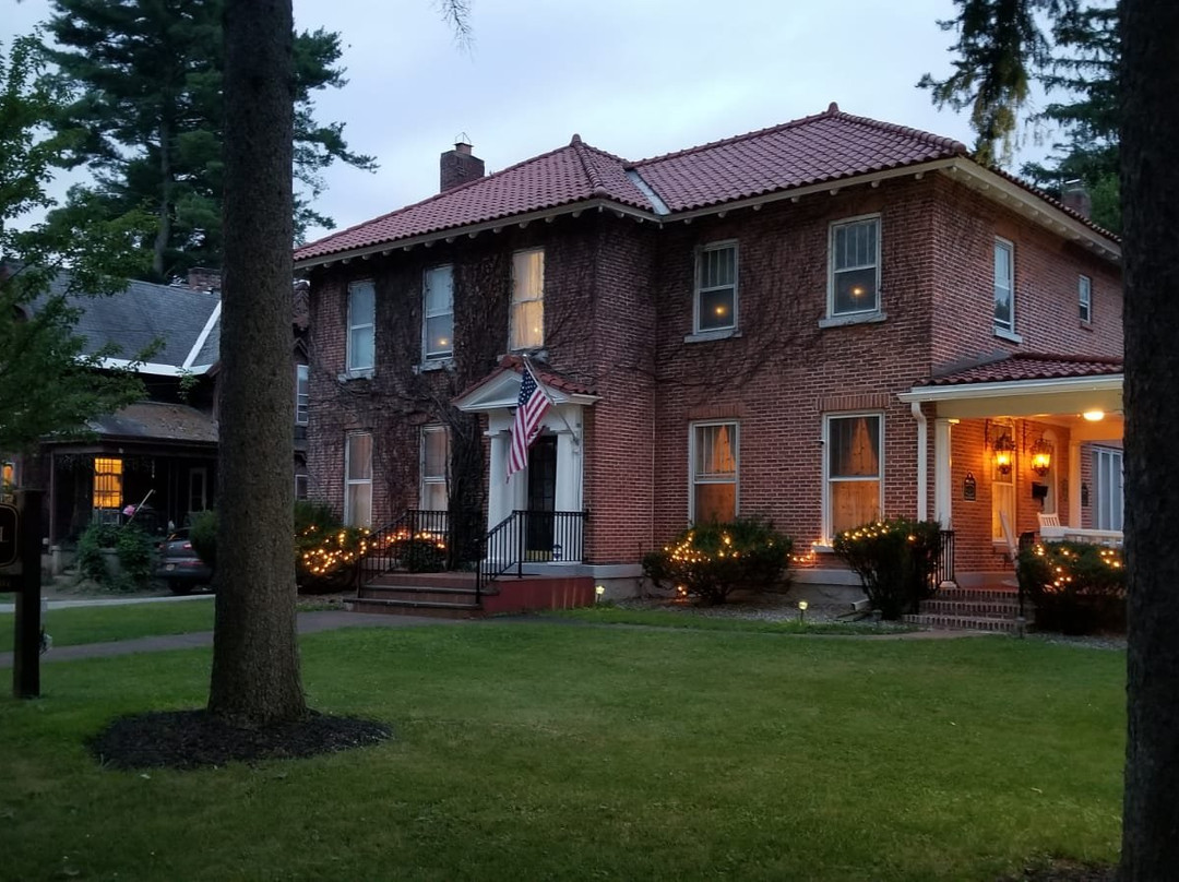 Grand Colonial Bed and Breakfast主图