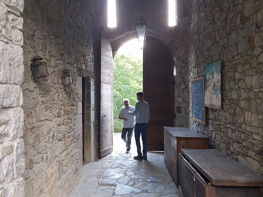 Castello di Gambaro di Ferriere景点图片