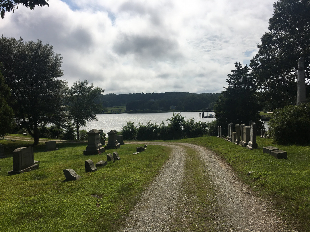Elm Grove Cemetery-神秘河必去景点