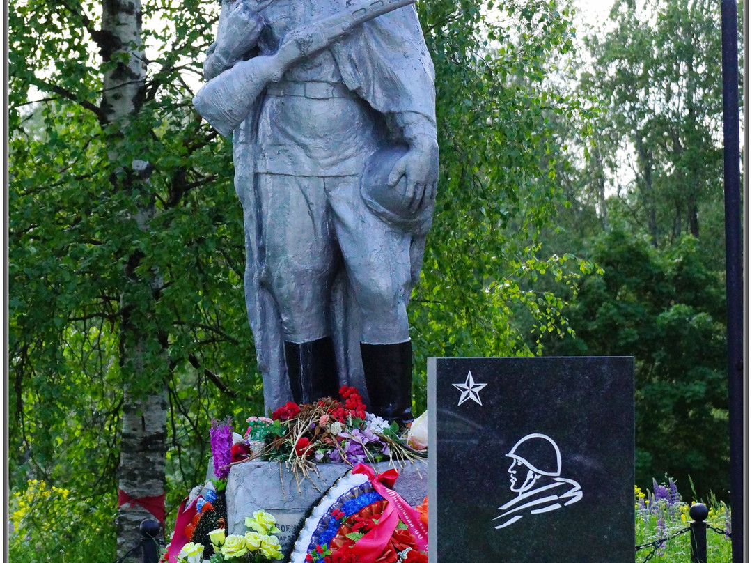 Mass Grave of Soviet Soldiers Who Died in the Fight Against the Fascists景点图片