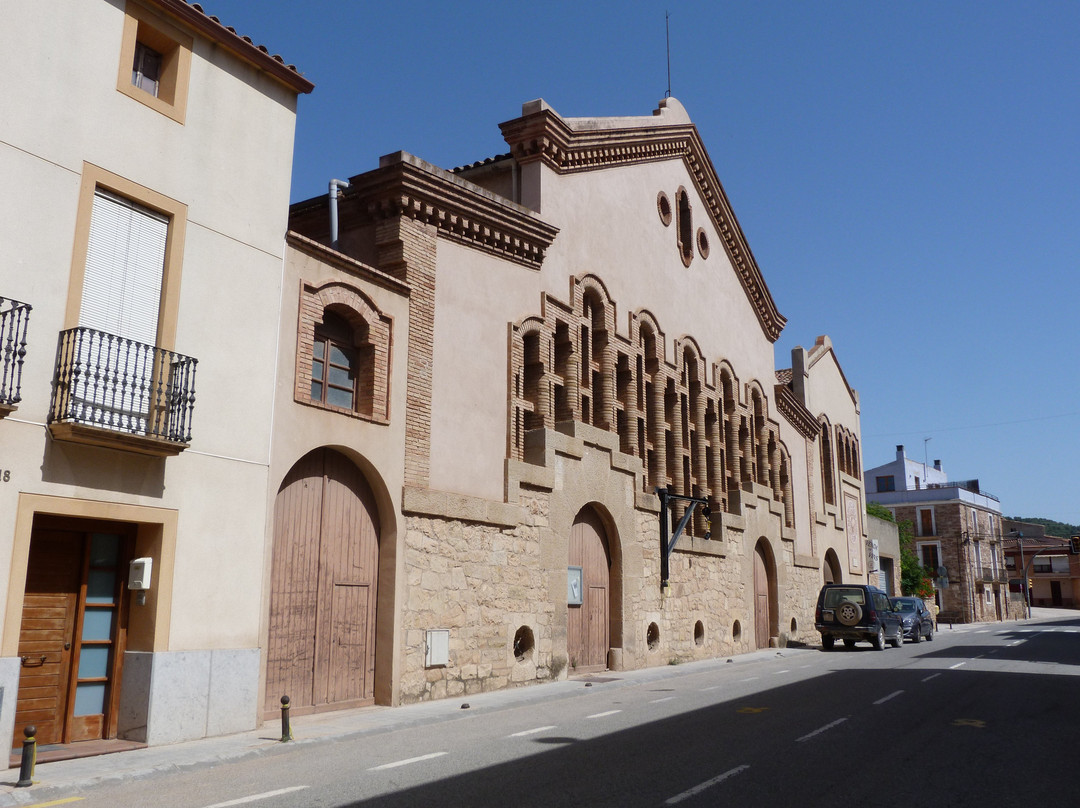 Celler Sindicat Agricola-Pira必去景点