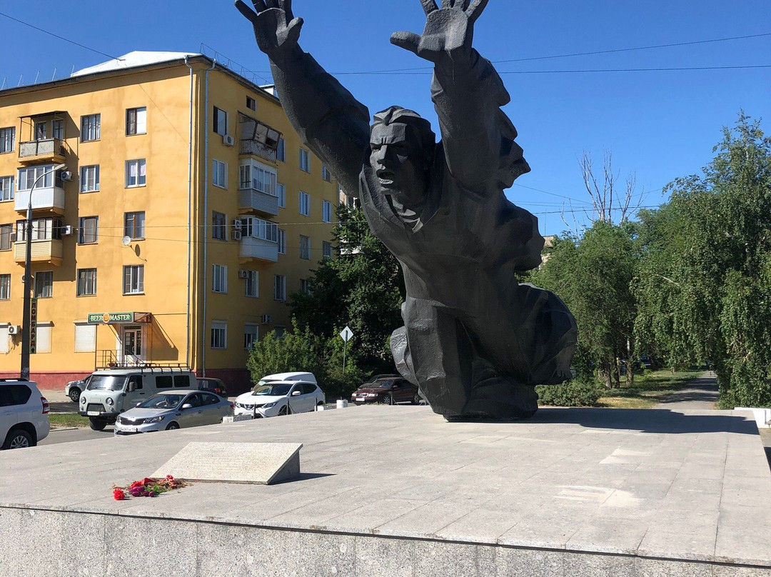 Monument to Mikhail Panikakha景点图片