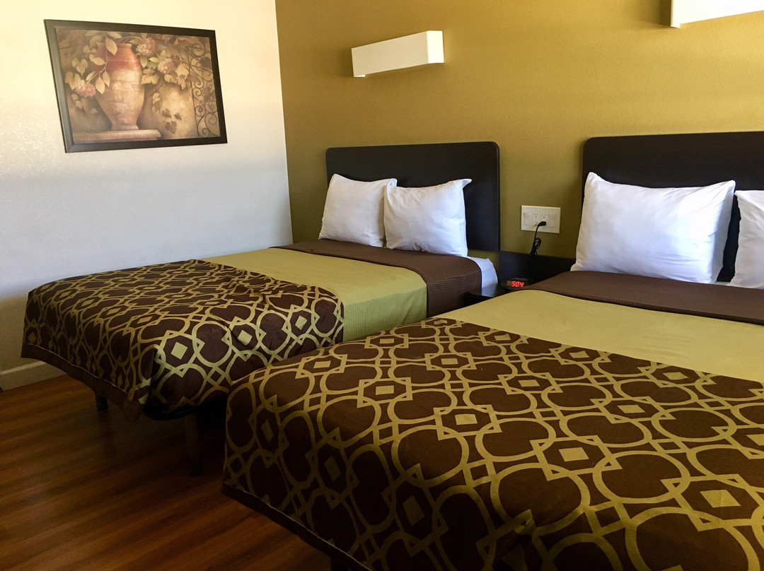 汉福德市区汽车旅馆主图