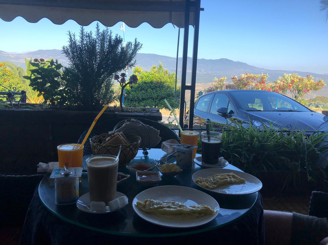 Touraghine Hotel & Cafe主图