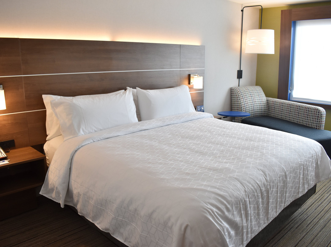 Holiday Inn Express & Suites Boston South - Randolph主图