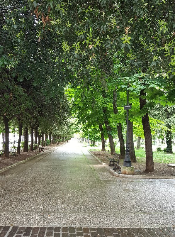 Villa Comunale-苏尔莫纳必去景点