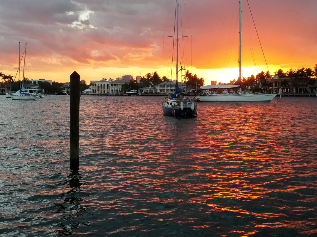 The Pillars Hotel & Club主图