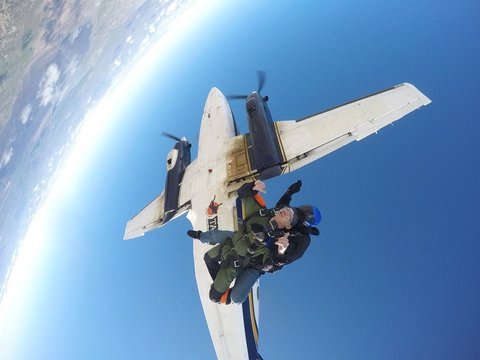 Skydive Taft景点图片
