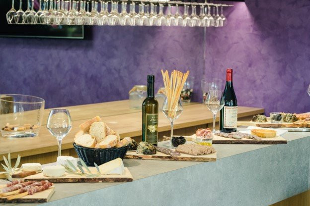 Chateau les Amoureuses - La Boutique-Bourg-Saint-Andeol必去景点
