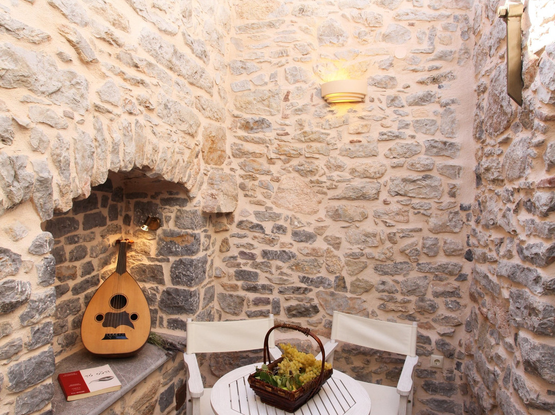 Stoes Traditional Suites主图