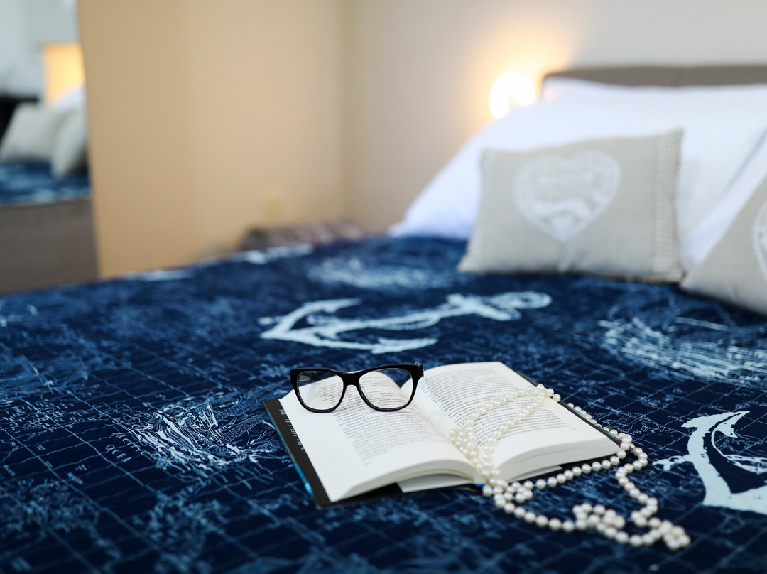 Apartments & Rooms Kolovare Beach主图