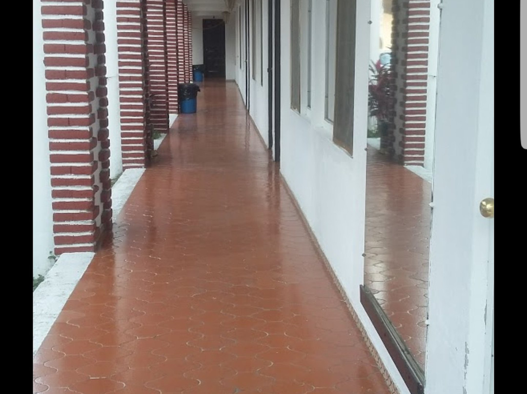 Hotel Oasis