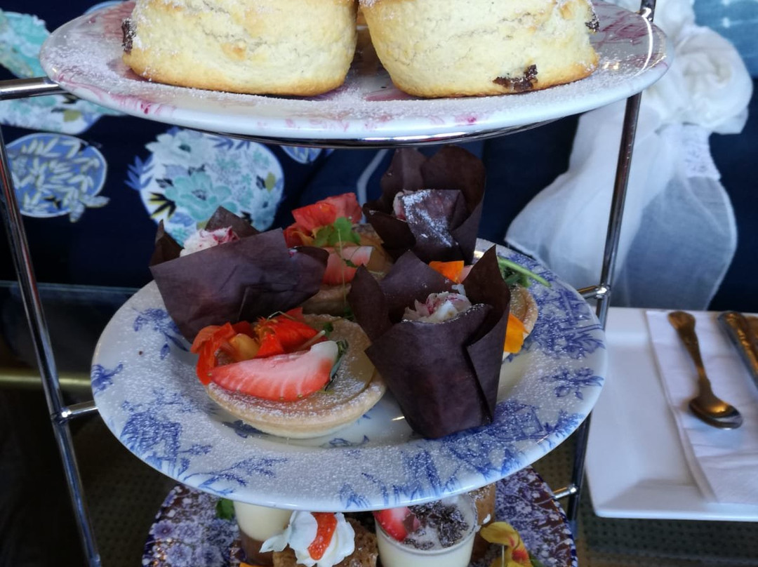 西屋乡村酒店主图