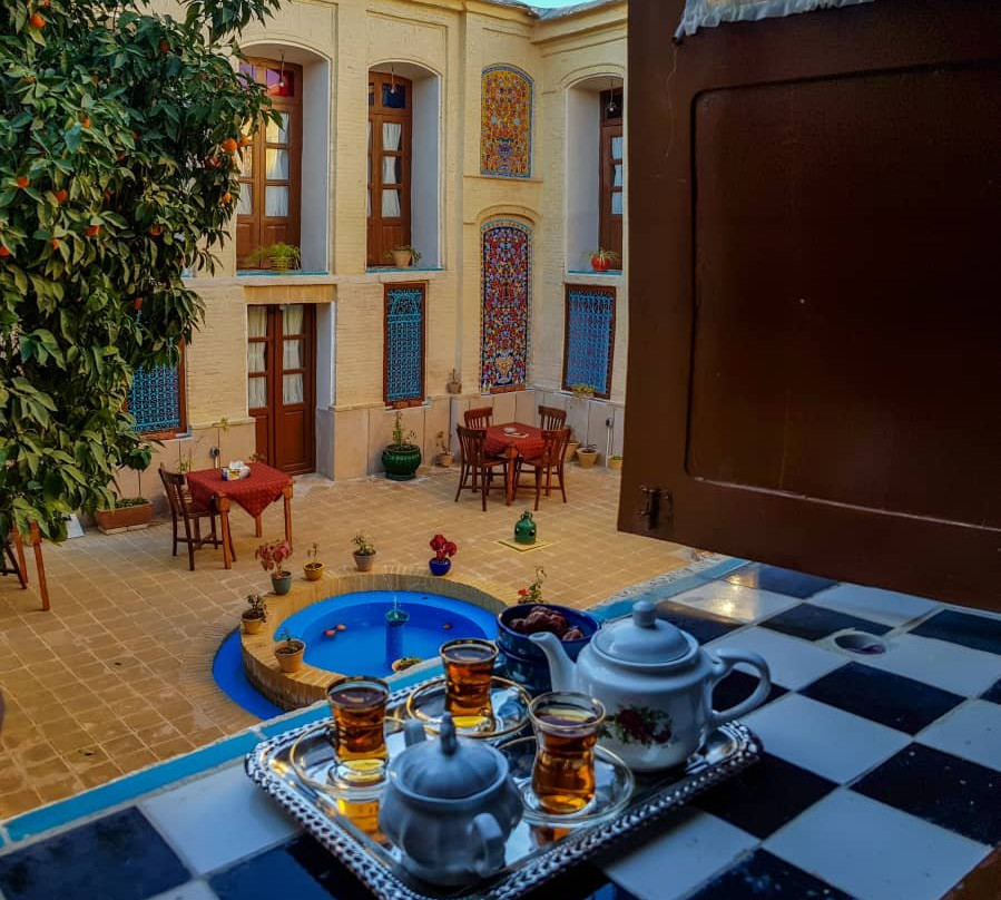 Pasin Traditional Hotel