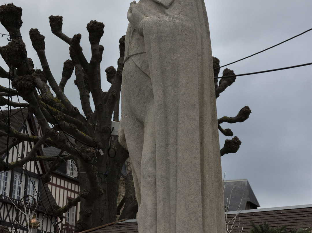 Monument Duc de Morny景点图片