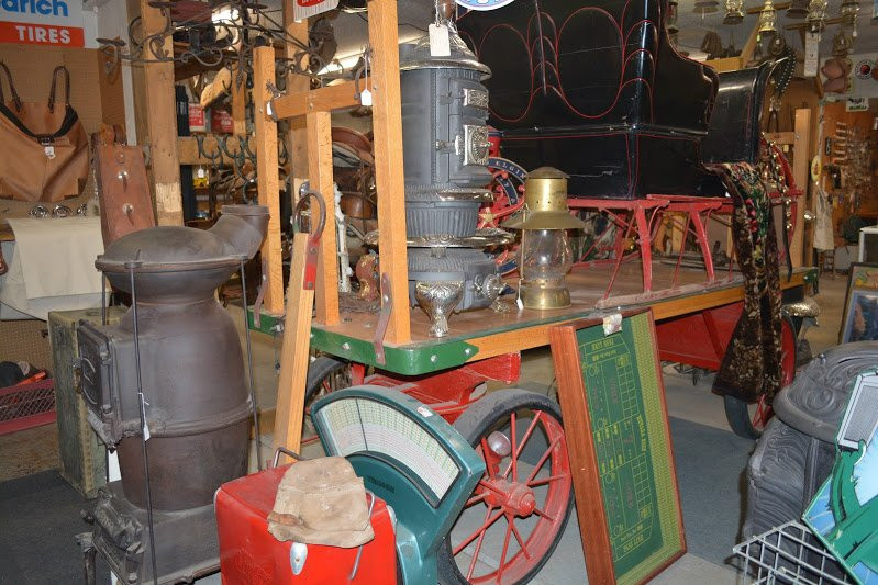 Jim's Trading Post-Rimrock必去景点